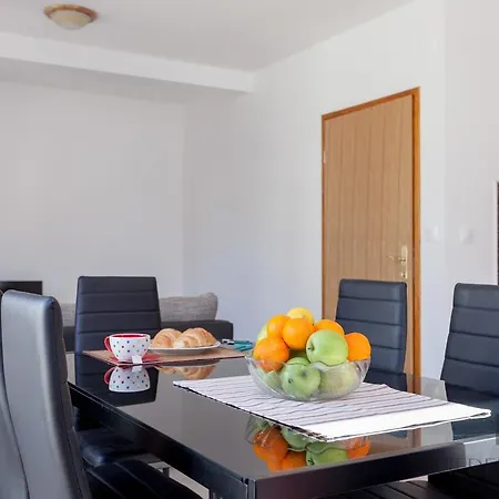 Miniatus A48